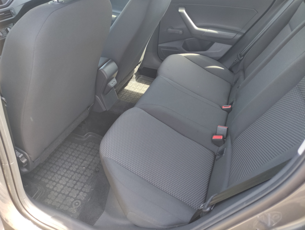 Volkswagen Polo — 17