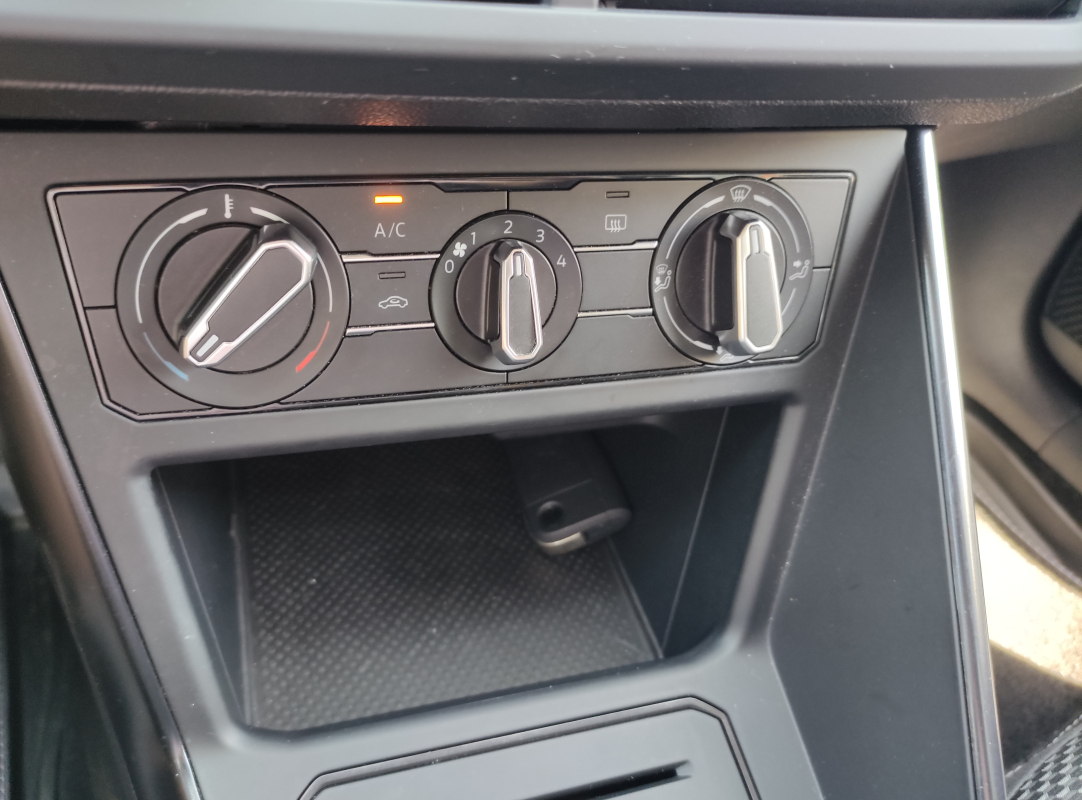 Volkswagen Polo — 14