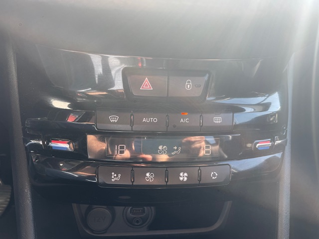 Peugeot 2008 — 17