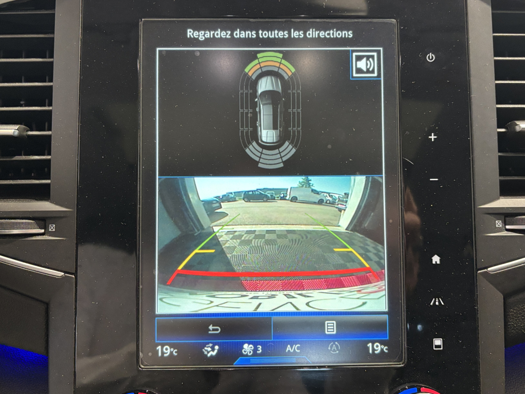 Renault Talisman Estate — 19