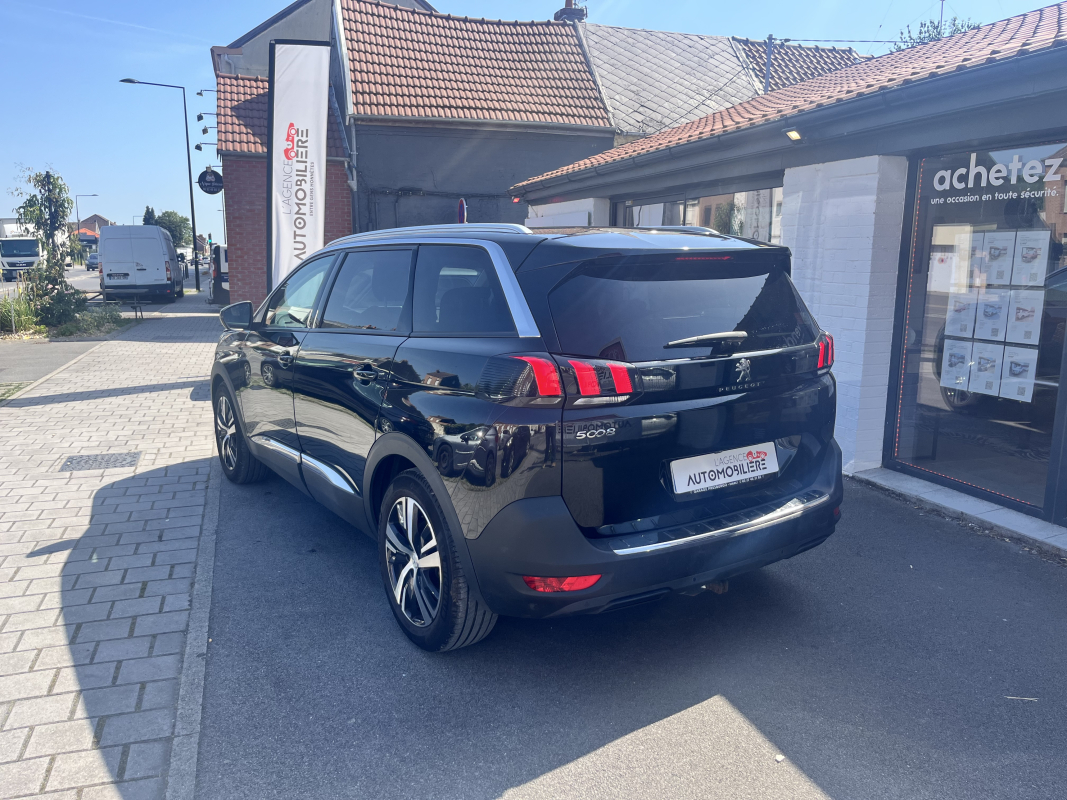 Peugeot 5008 — 6