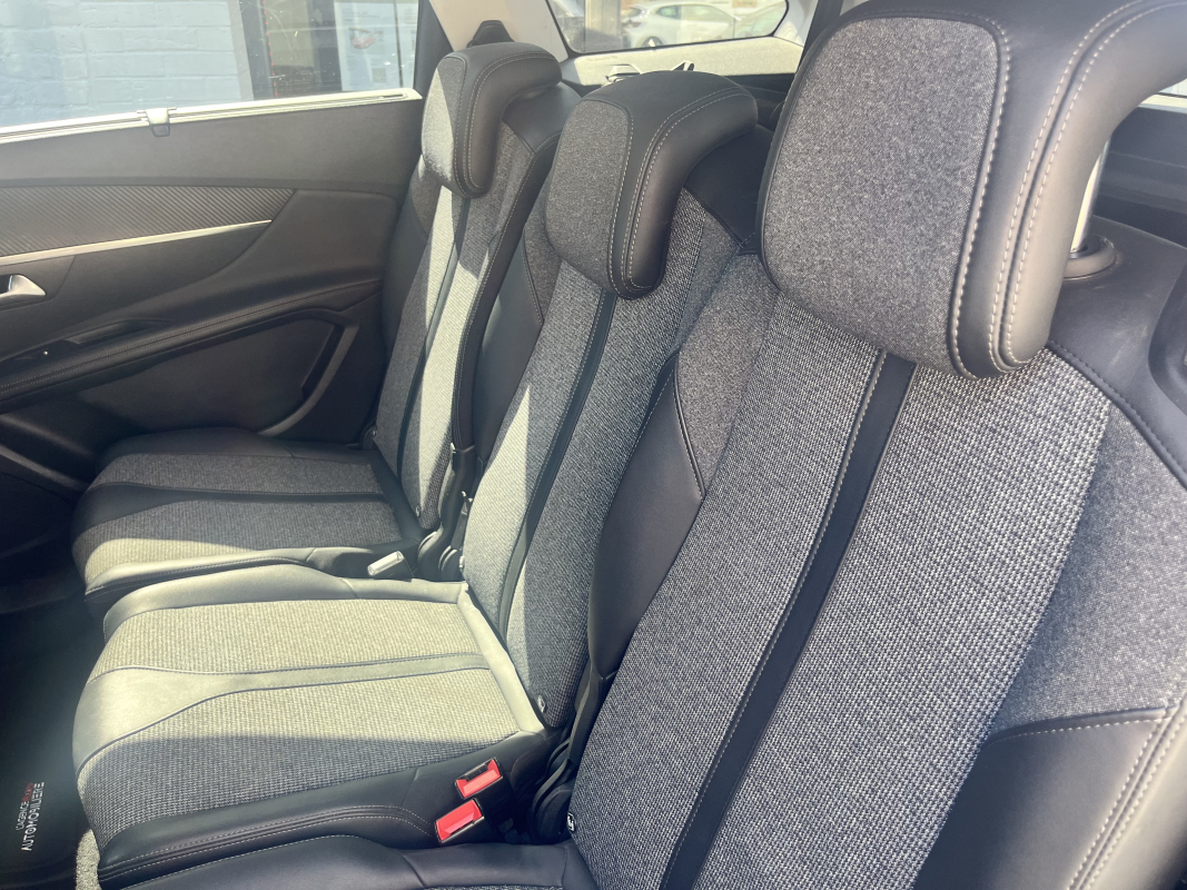 Peugeot 5008 — 12
