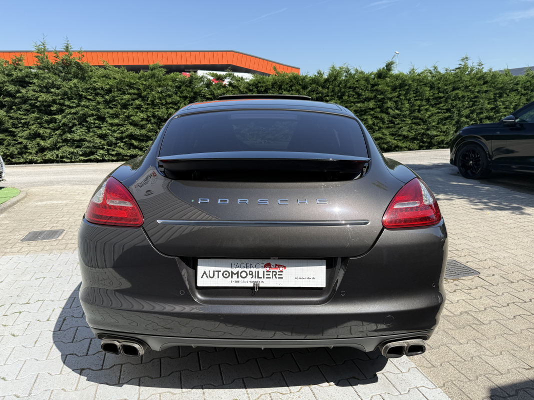 Porsche Panamera — 4