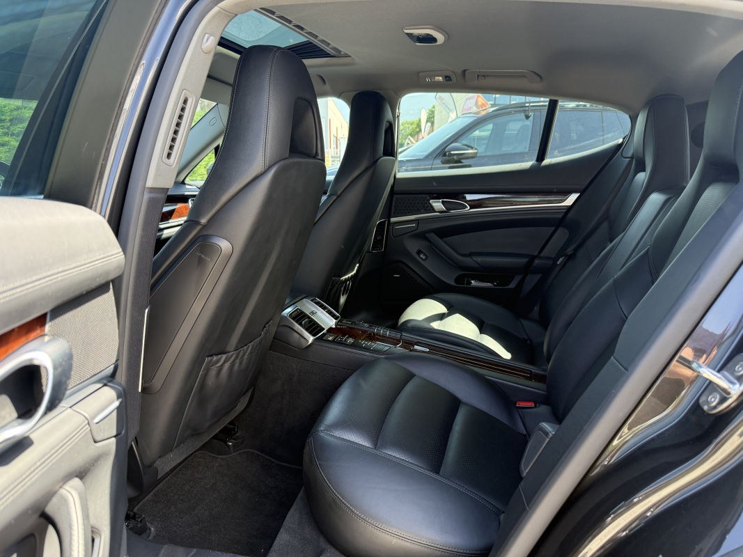 Porsche Panamera — 11