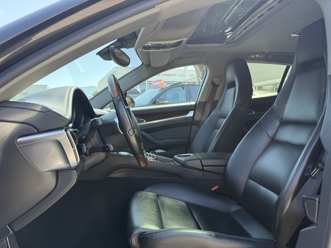 Porsche Panamera — 12