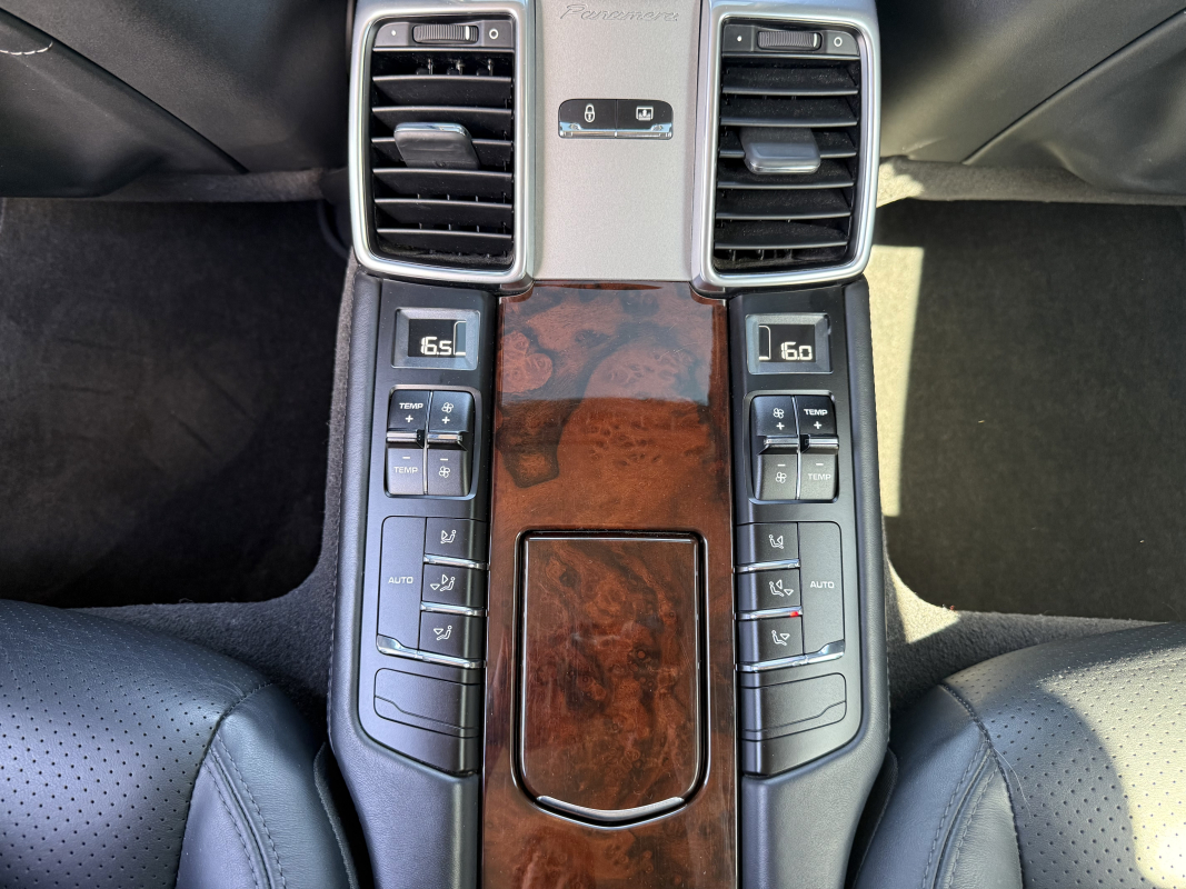 Porsche Panamera — 17