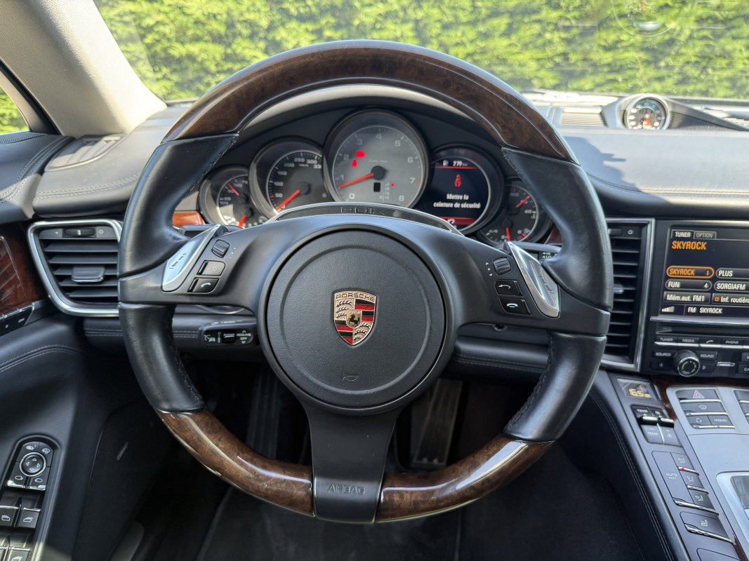 Porsche Panamera — 16