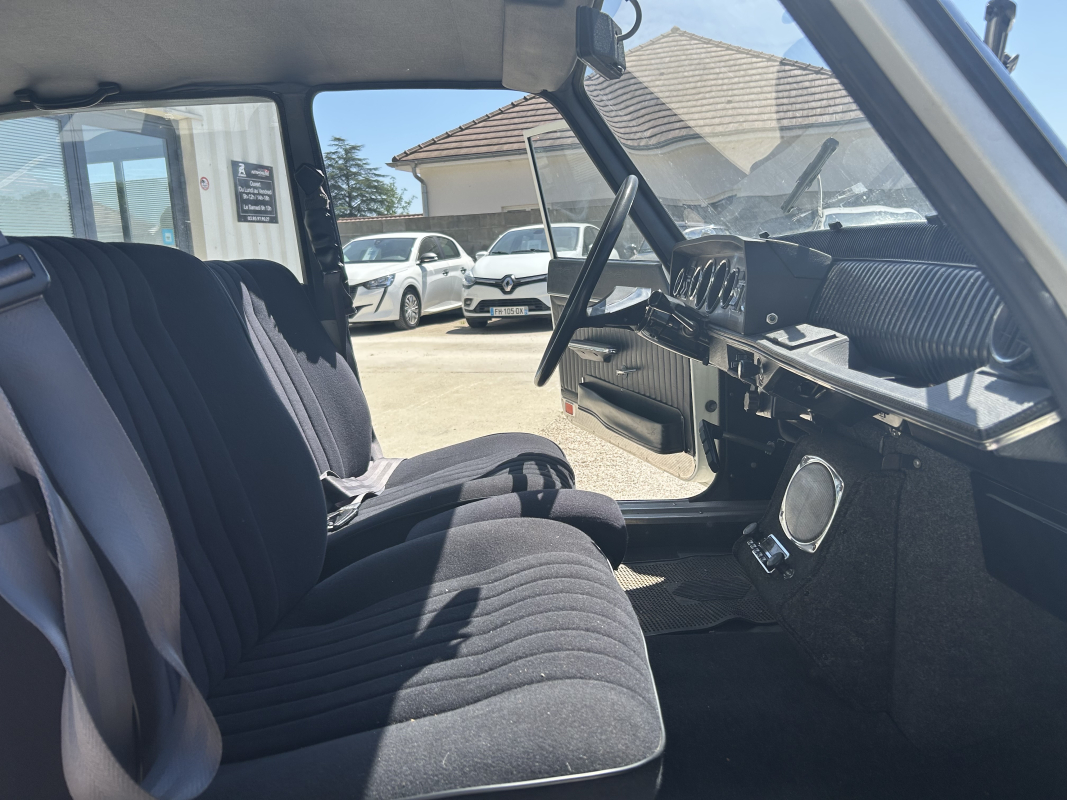 Renault R16 — 15