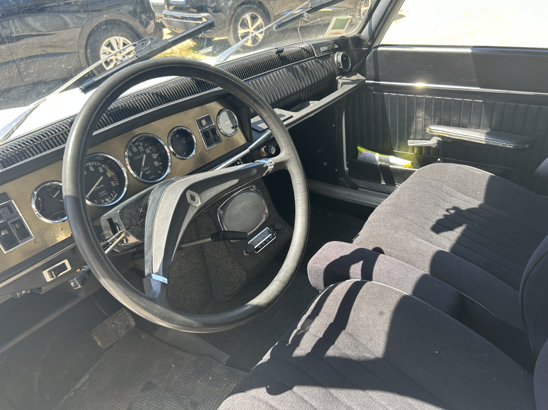 Renault R16 — 18