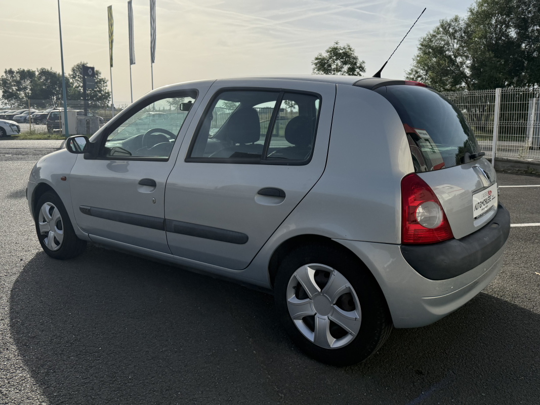 Renault Clio — 7