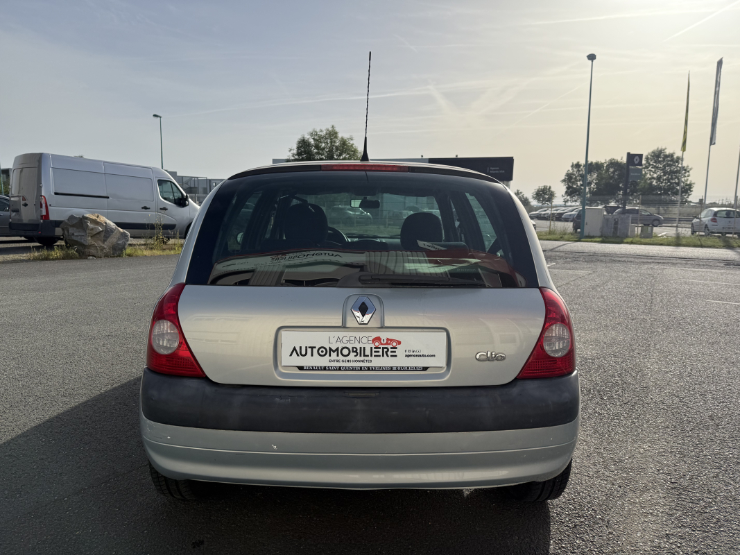Renault Clio — 6