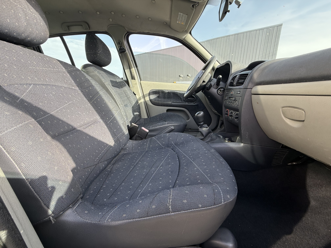 Renault Clio — 15