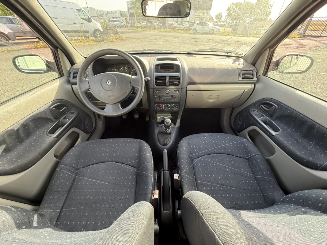 Renault Clio — 16