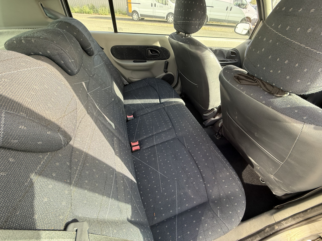 Renault Clio — 13