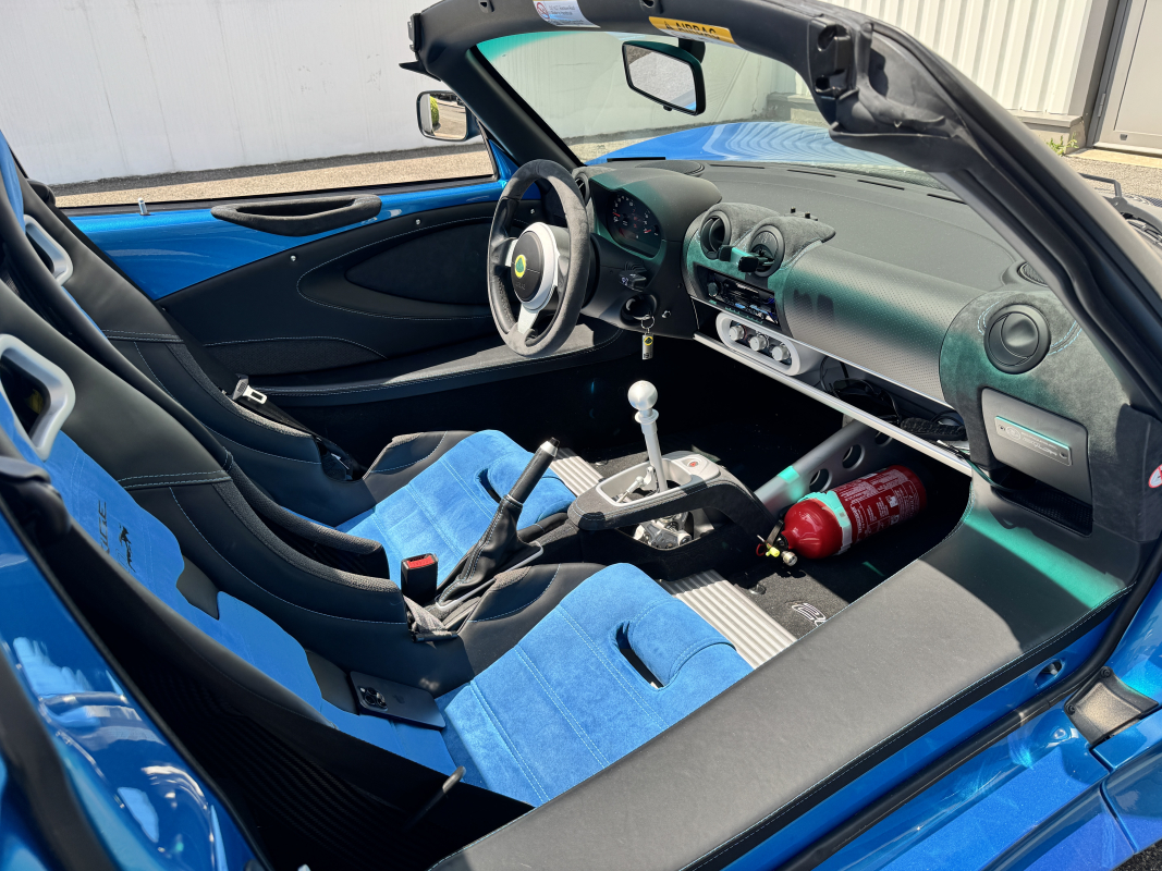 Lotus Exige — 12