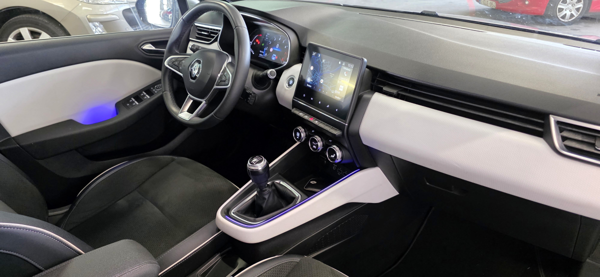 Renault Clio — 12