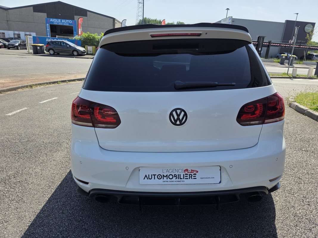 Volkswagen Golf — 7