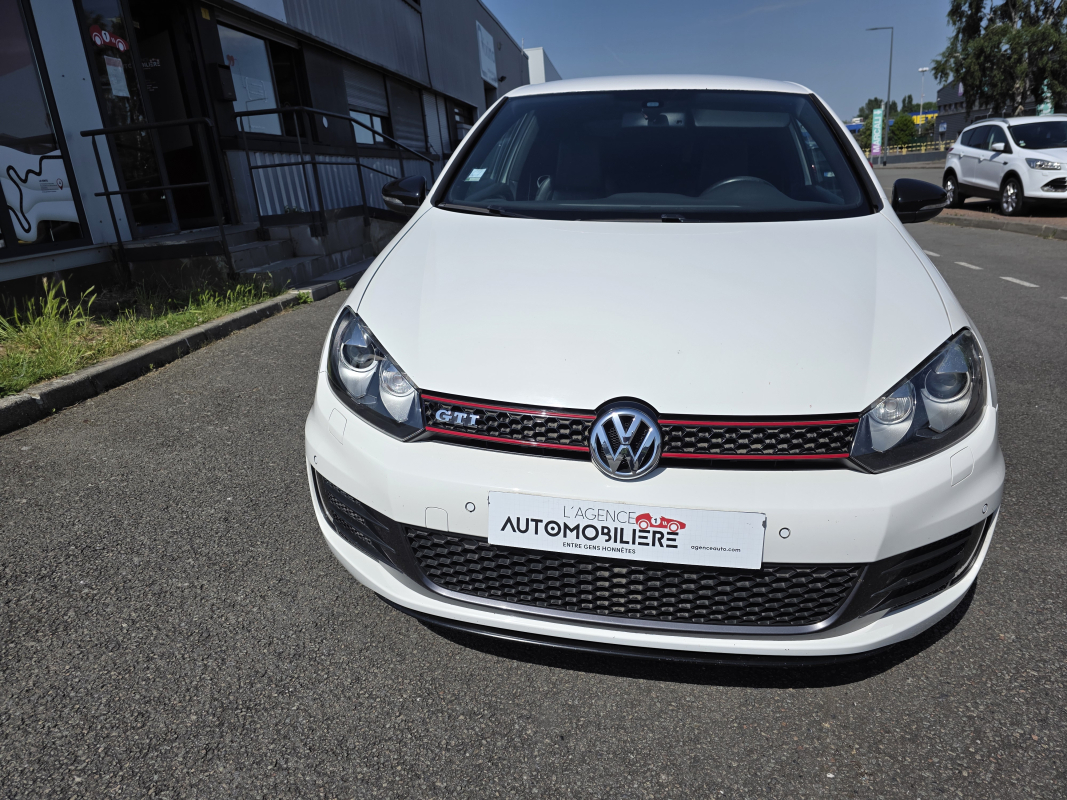 Volkswagen Golf — 5