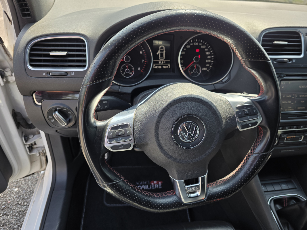 Volkswagen Golf — 15