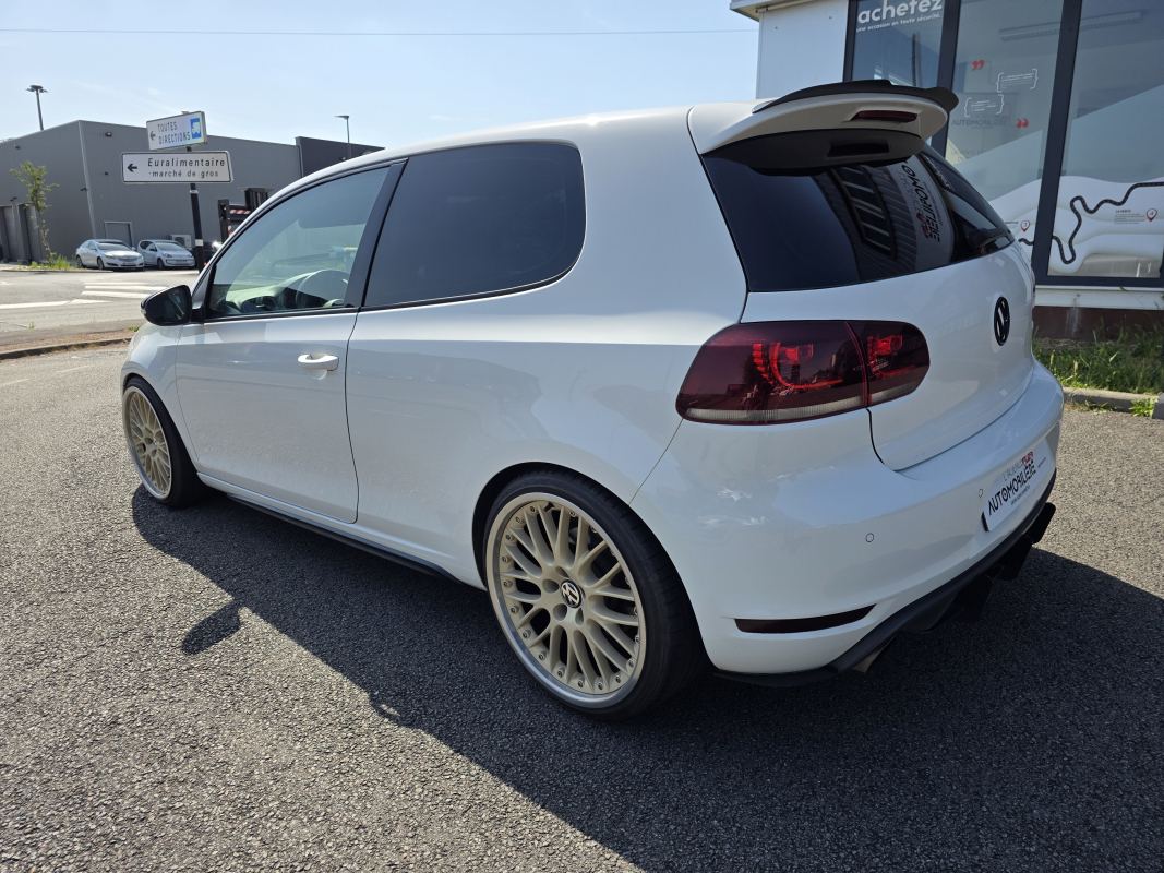 Volkswagen Golf — 8