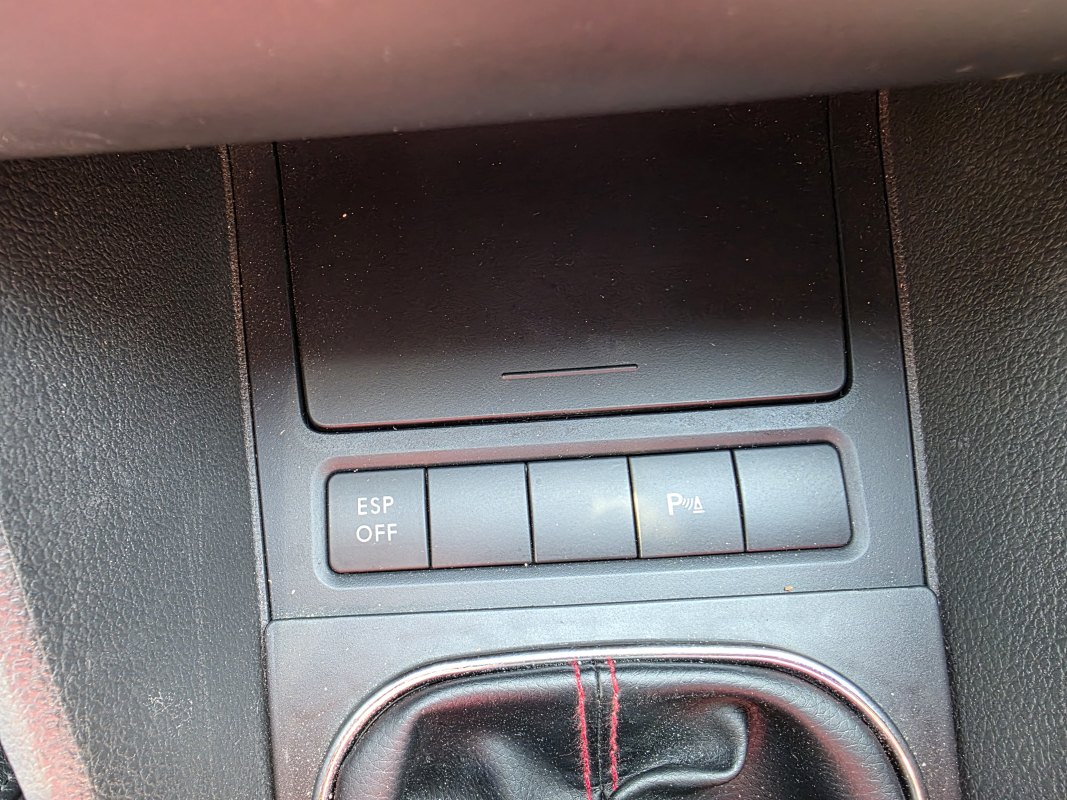 Volkswagen Golf — 24