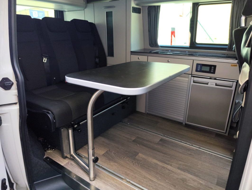 Volkswagen Transporter — 23