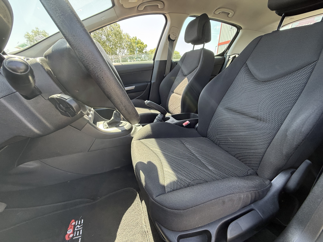 Peugeot 308 — 10