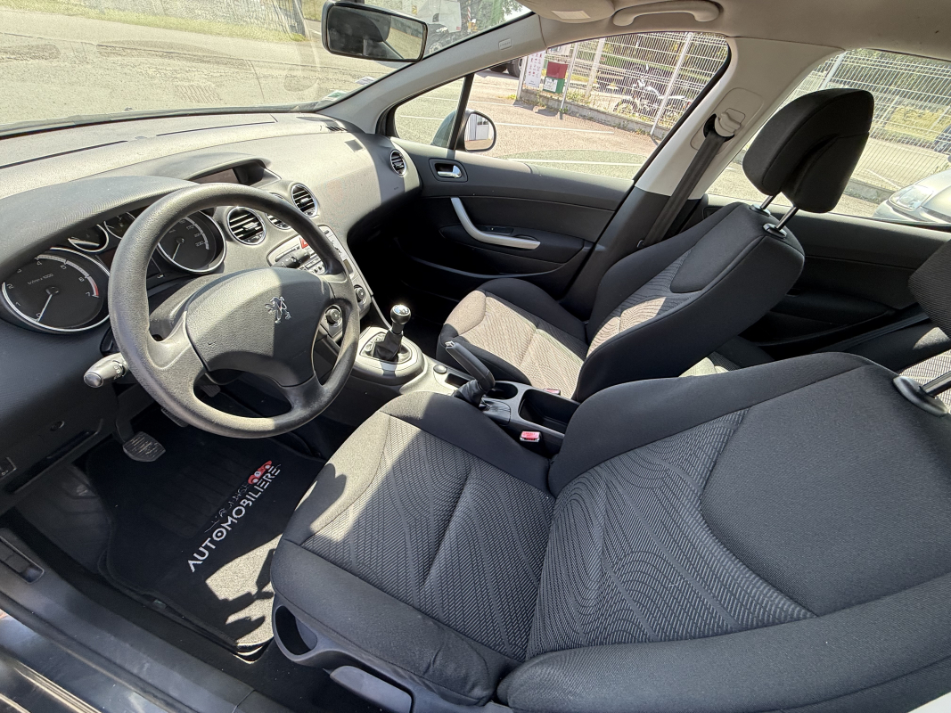 Peugeot 308 — 9