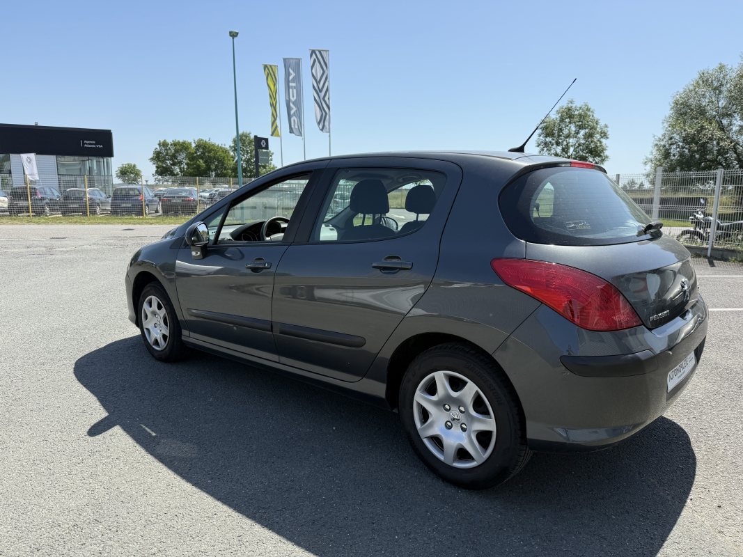 Peugeot 308 — 7