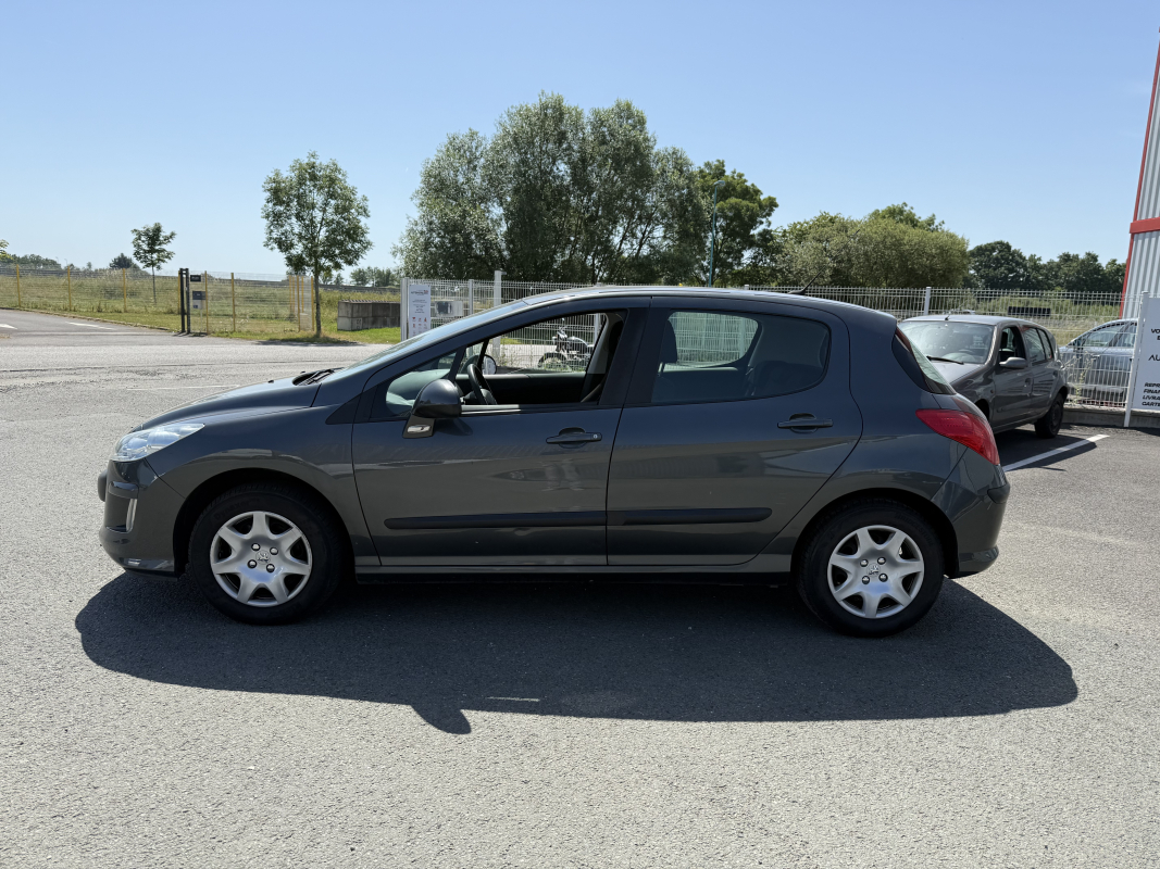 Peugeot 308 — 8