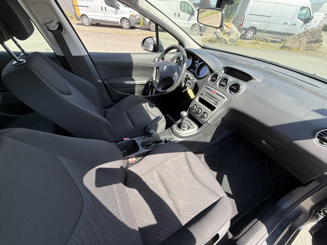 Peugeot 308 — 13