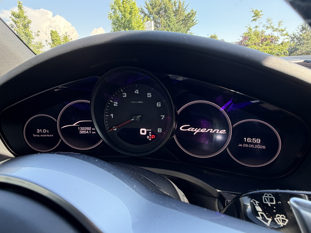 Porsche Cayenne — 33