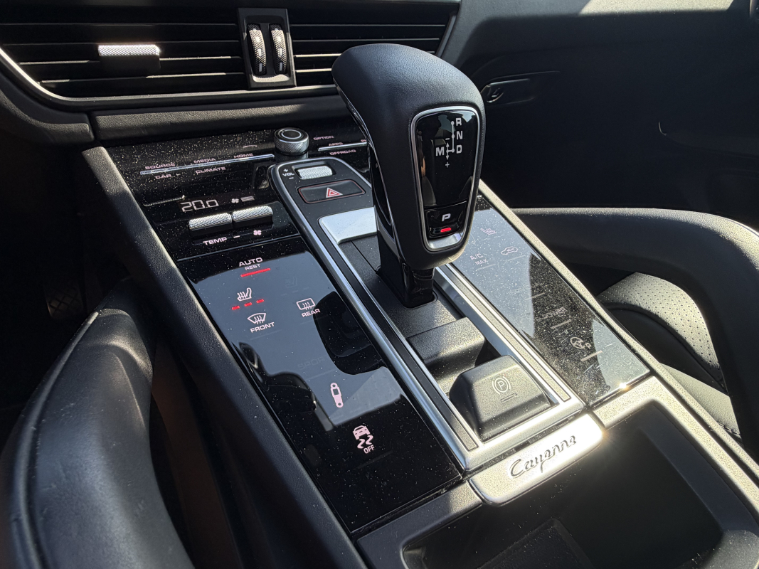 Porsche Cayenne — 17