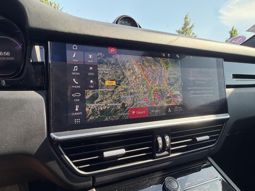 Porsche Cayenne — 18