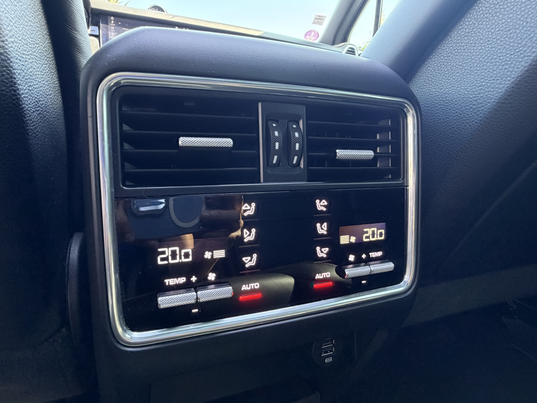 Porsche Cayenne — 14