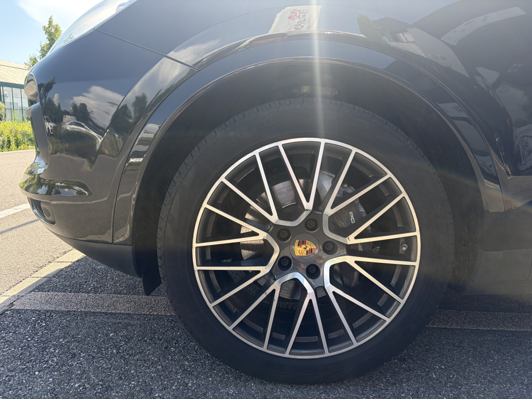 Porsche Cayenne — 37