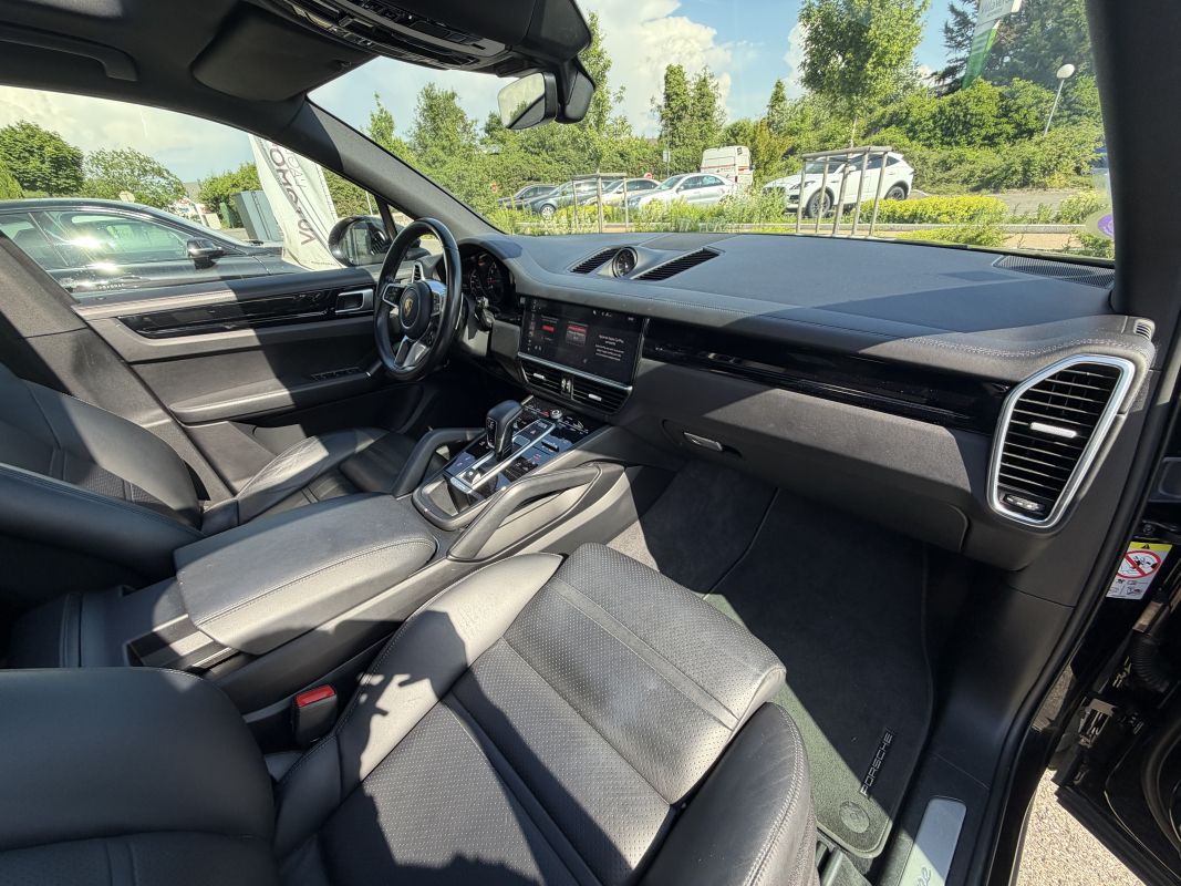 Porsche Cayenne — 11