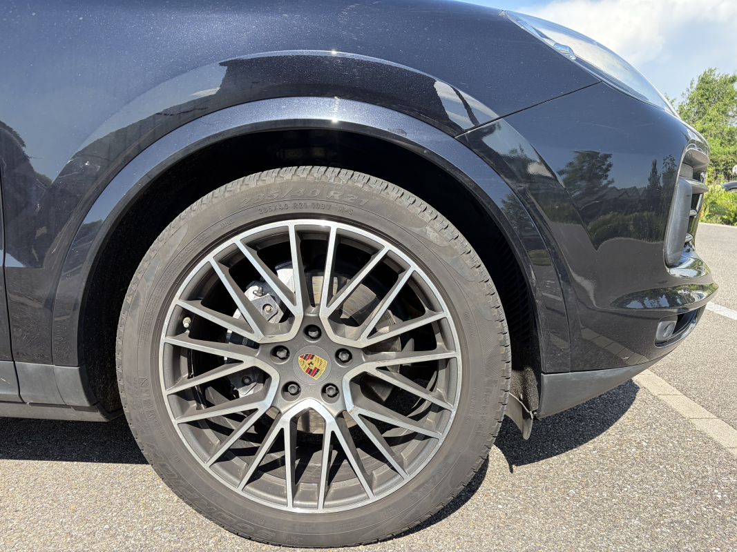 Porsche Cayenne — 36
