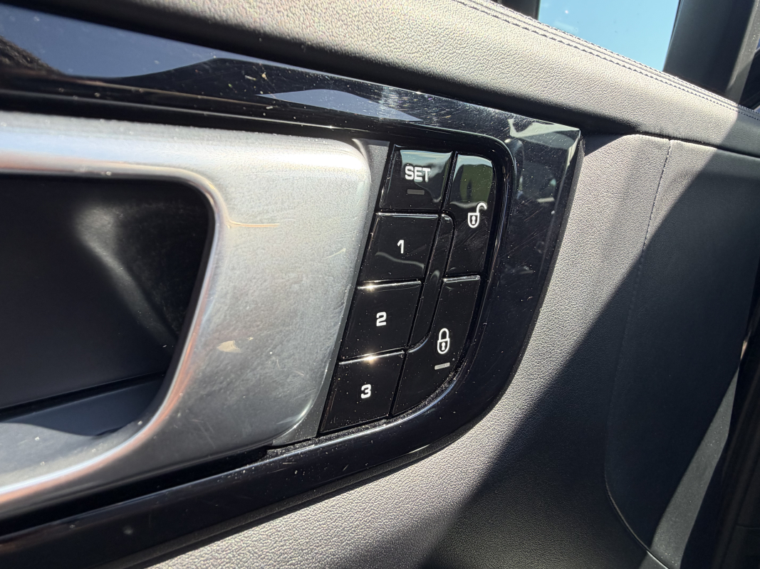 Porsche Cayenne — 24
