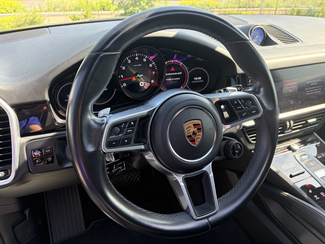 Porsche Cayenne — 23