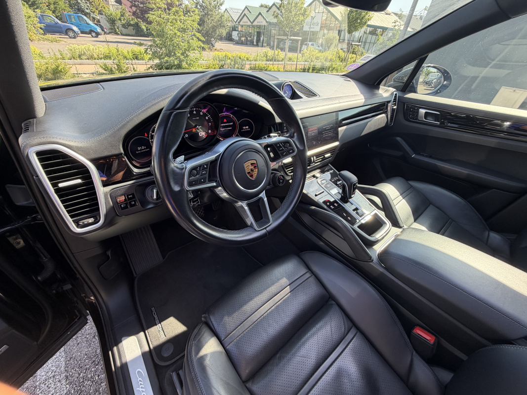 Porsche Cayenne — 9