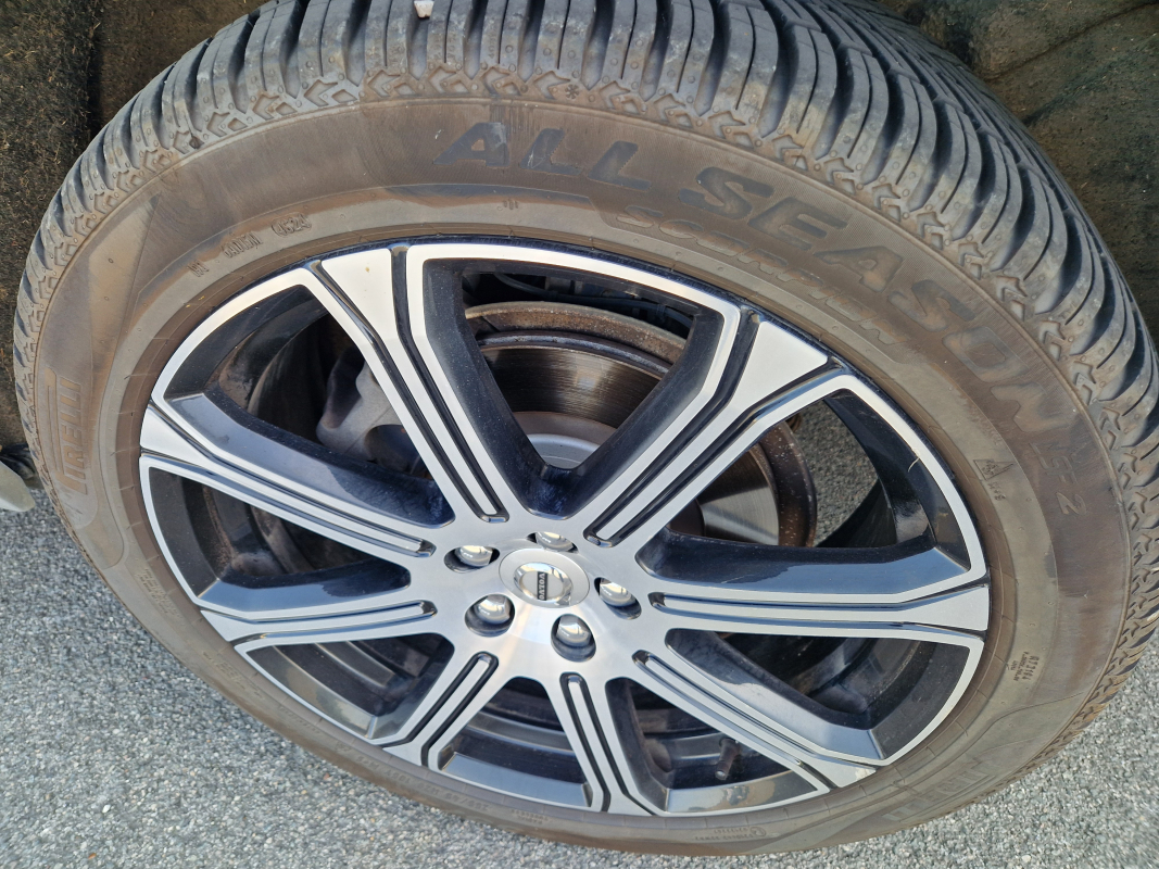 Volvo XC60 — 38