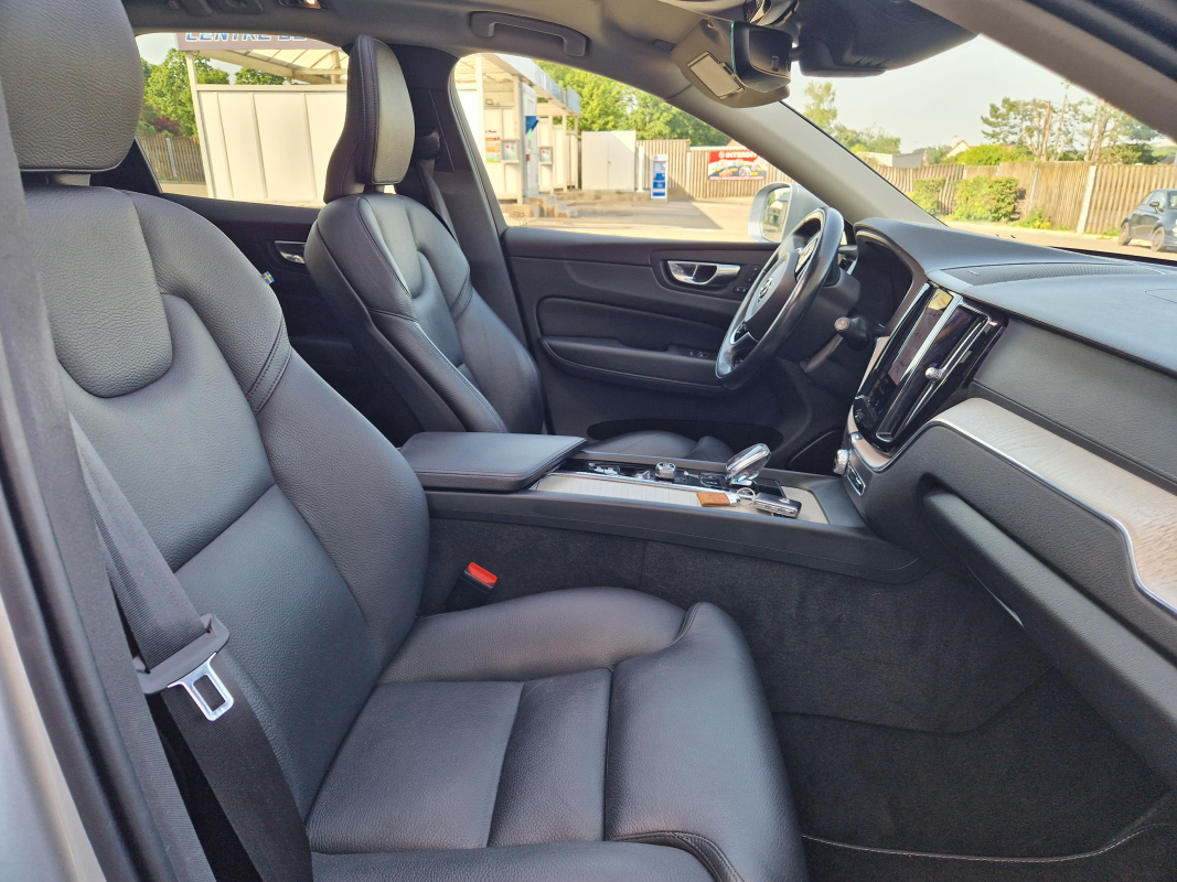 Volvo XC60 — 25
