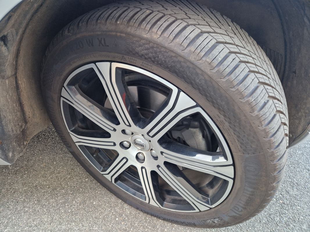 Volvo XC60 — 40