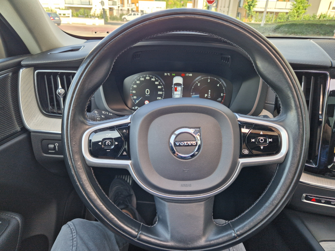 Volvo XC60 — 13
