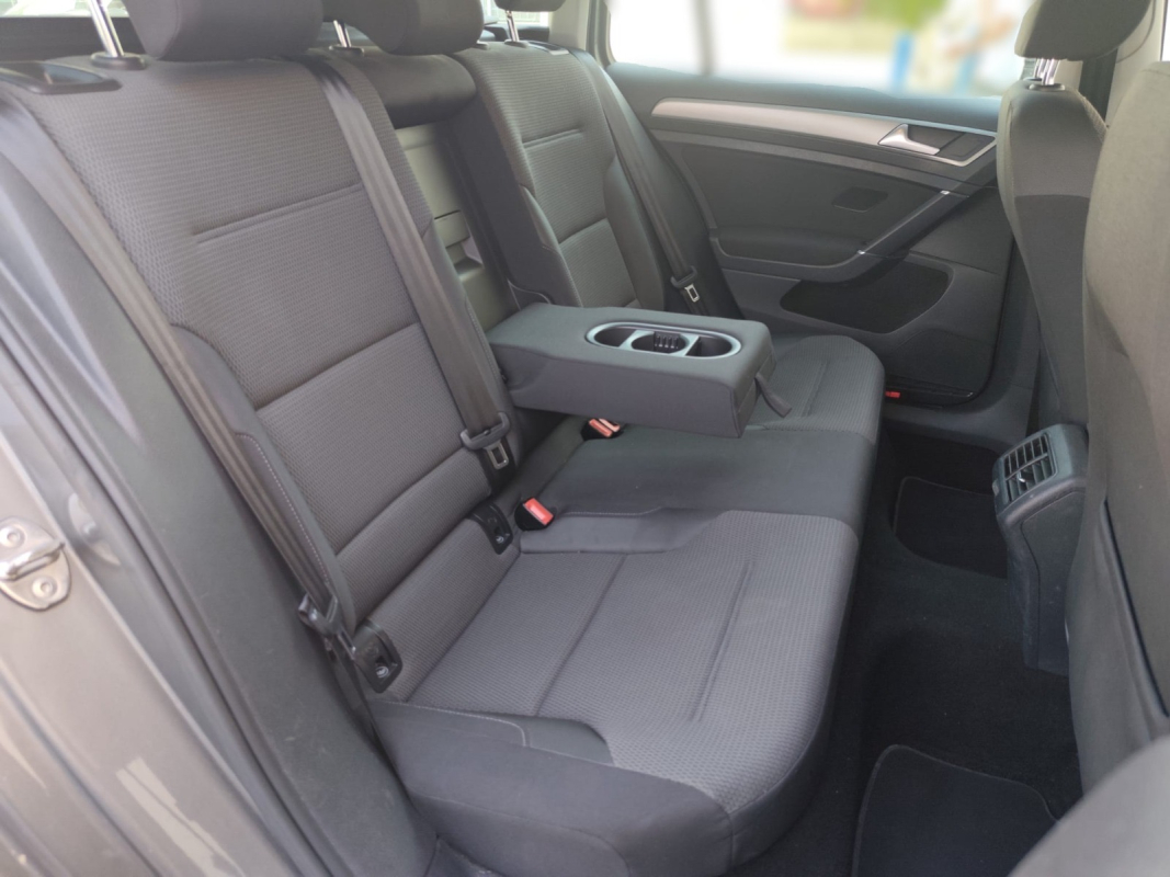 Volkswagen Golf SW — 17