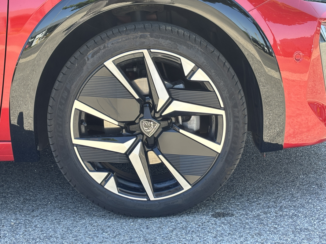 Peugeot 208 — 9