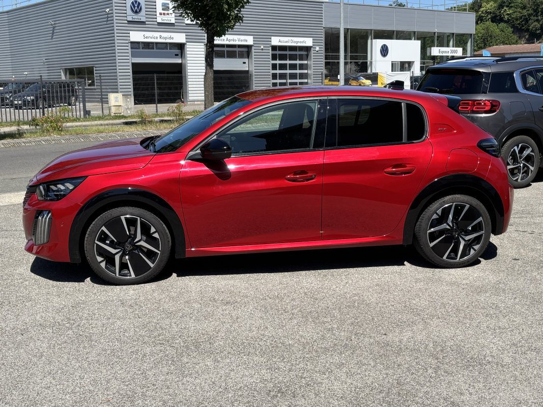 Peugeot 208 — 8