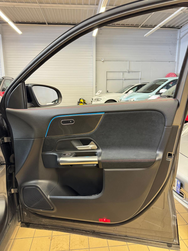 Mercedes Mercedes Gla — 36