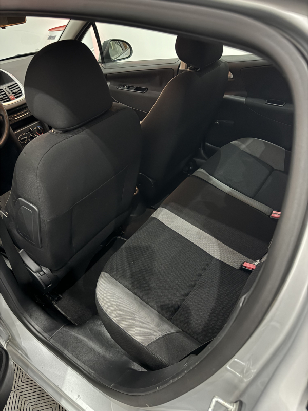 Peugeot 207 — 16